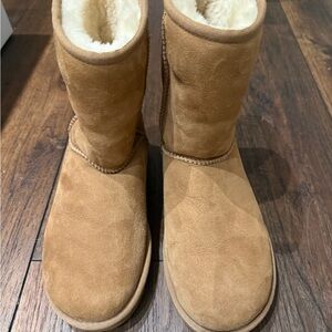 UGG Women's Classic ll Short Boots